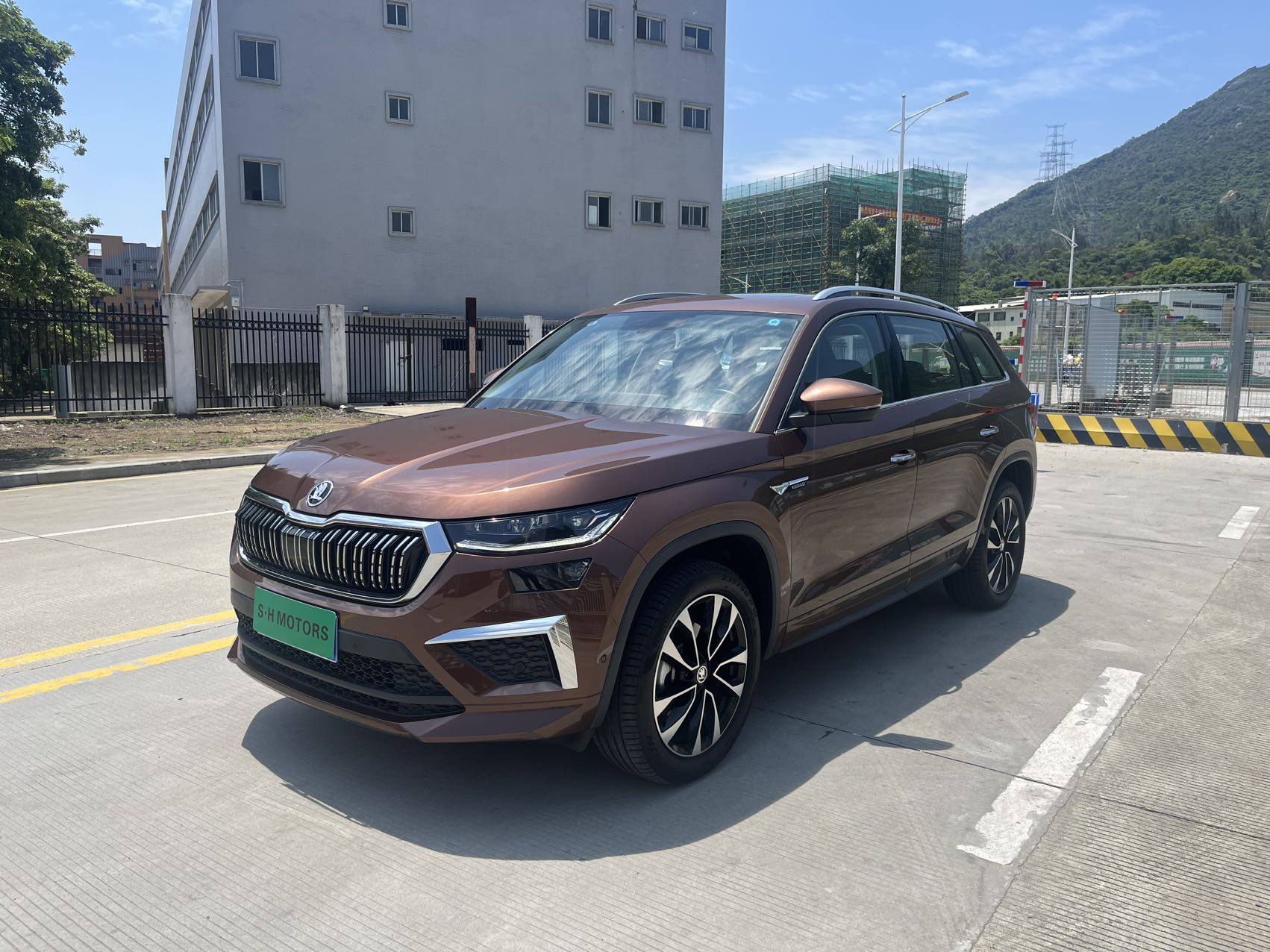 Skoda Kodiaq 2022 TSI330 7-местный 2WD Luxury Edition